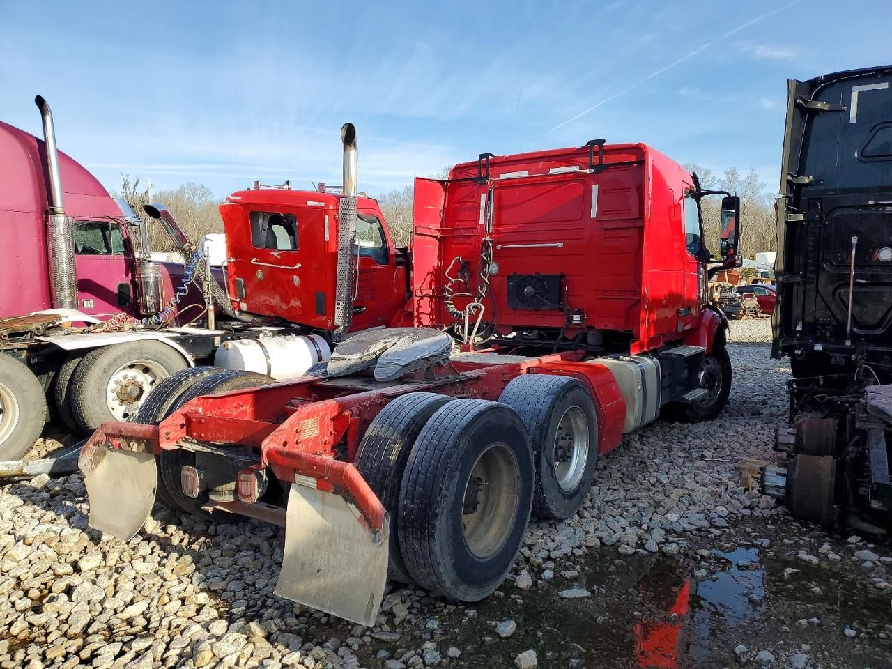 2020 Volvo VNR Semi Truck