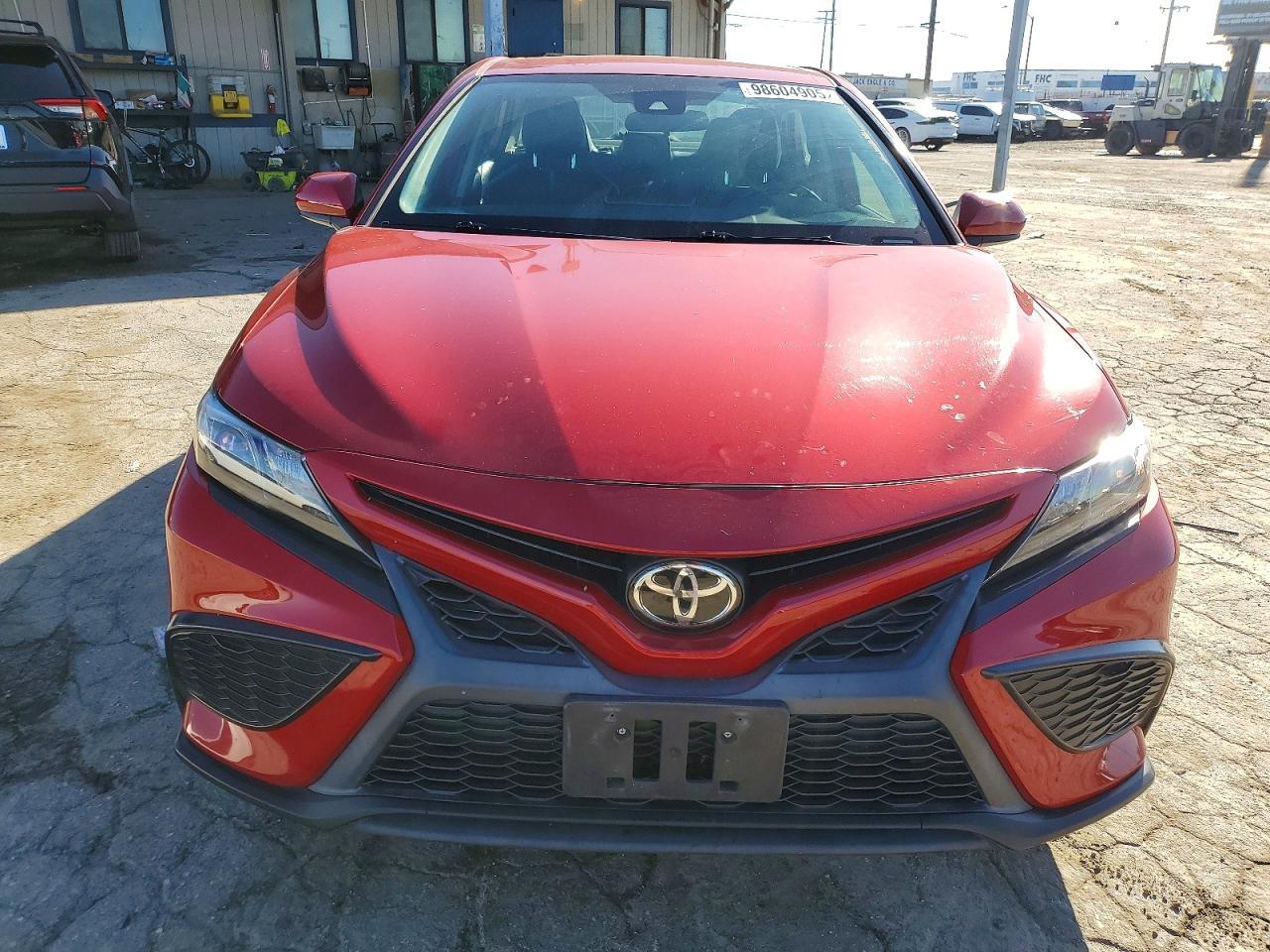 2021 Toyota Camry se