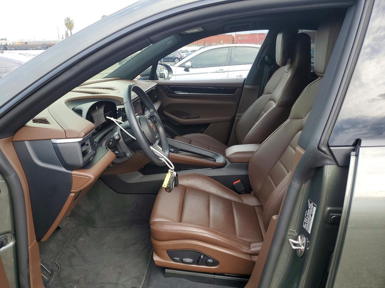 2024 Porsche Macan 4