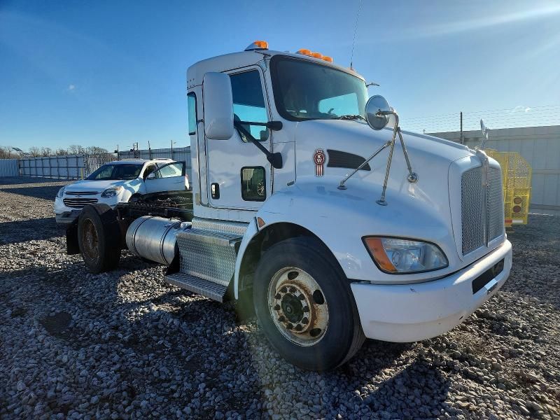 2017 Kenworth T370 Semi Truck