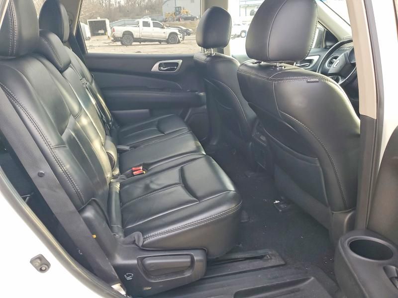 2016 Nissan Pathfinder s