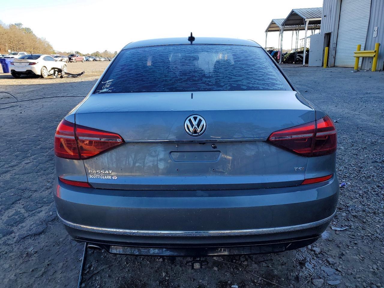 2017 Volkswagen Passat R-line
