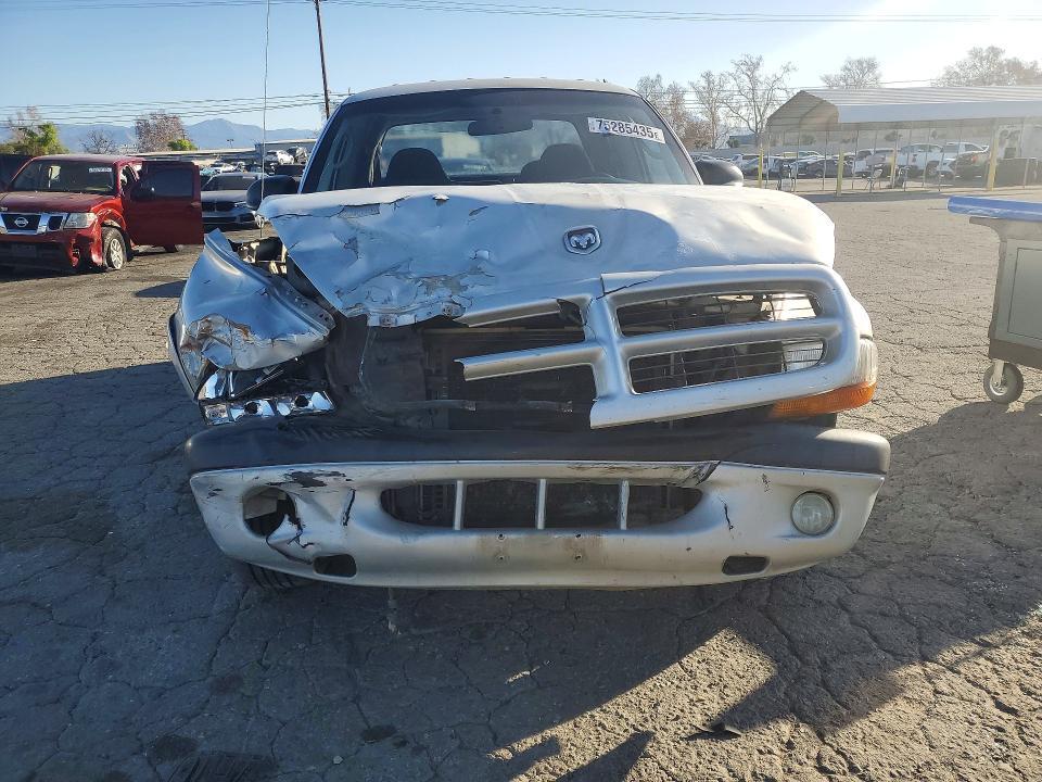 2001 Dodge Dakota Quattro