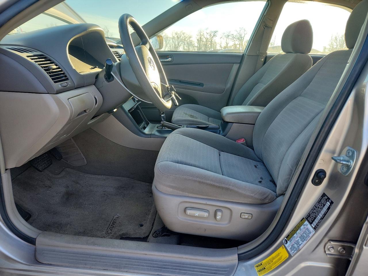 2005 Toyota Camry le