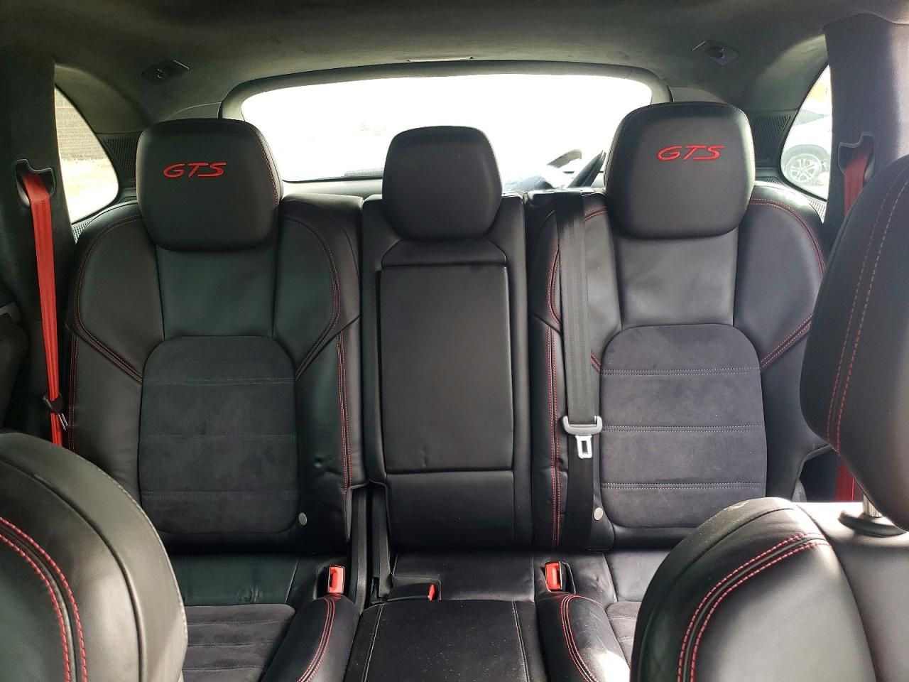 2017 Porsche Cayenne gts