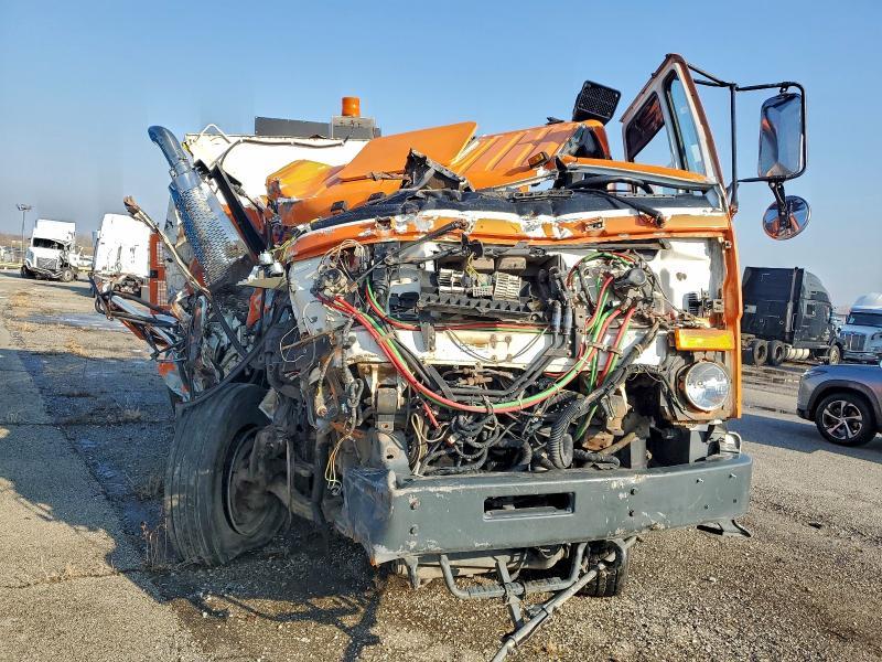 2000 Sterling SC 8000