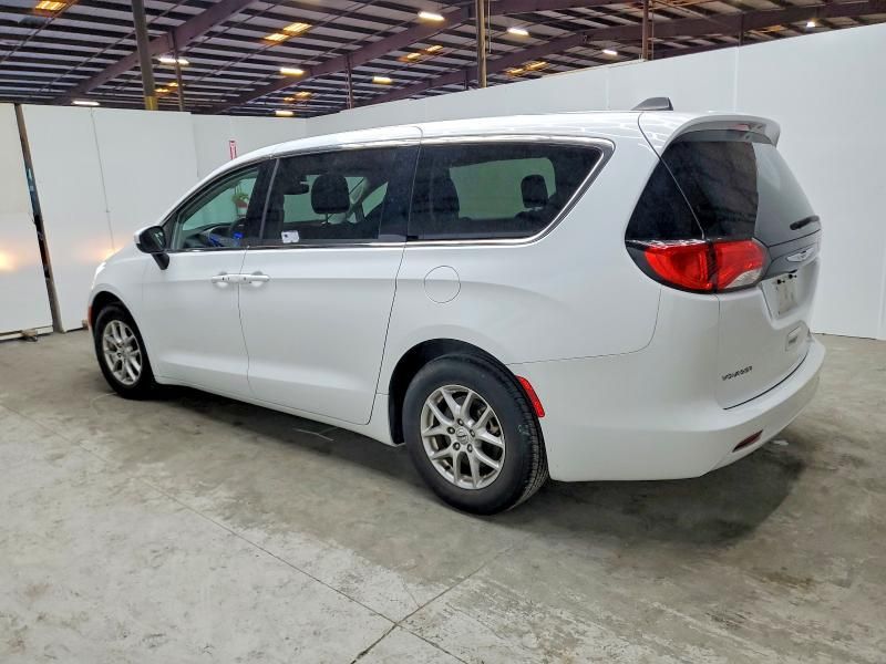 2023 Chrysler Voyager lx