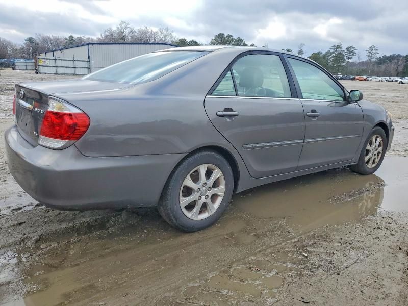 2005 Toyota Camry le