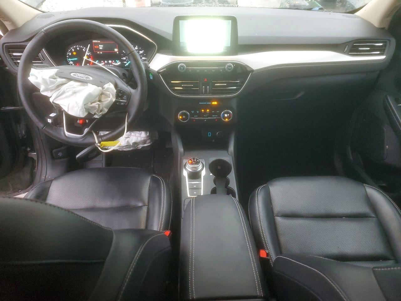 2020 Ford Escape sel