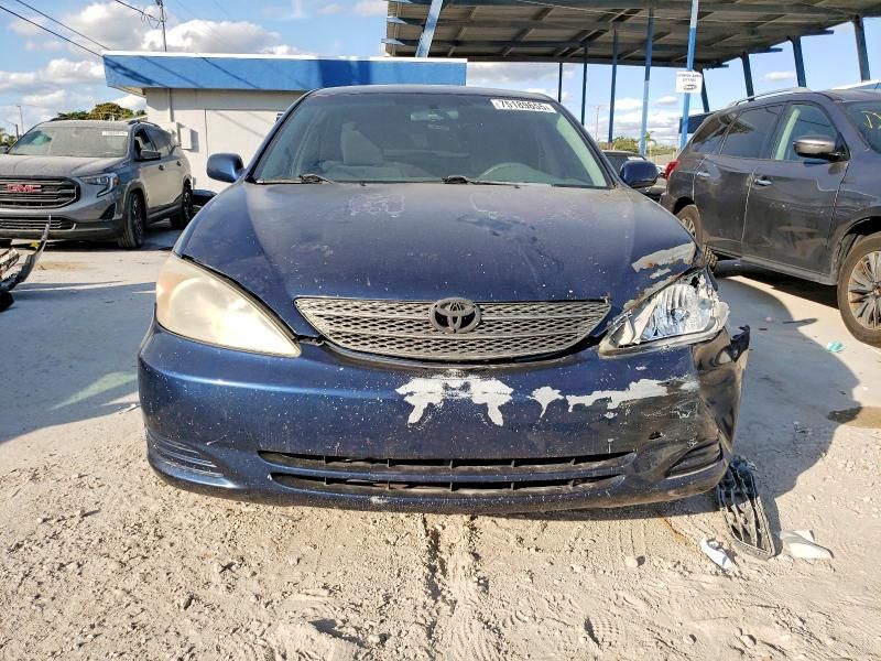 2004 Toyota Camry le
