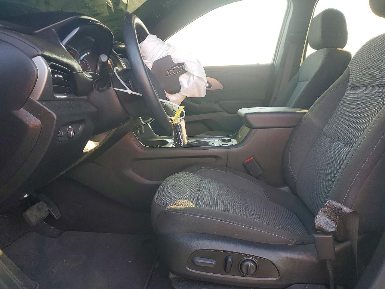 2023 Chevrolet Traverse lt