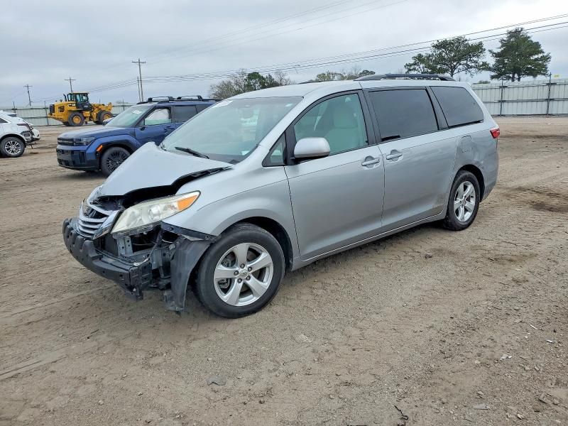 2016 Toyota Sienna le