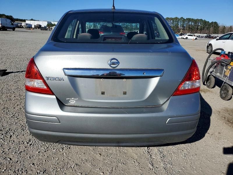 2010 Nissan Versa s