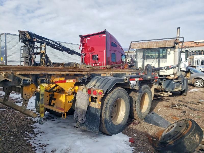 2006 Mack CV Granite ROLL-OFF Container Truck