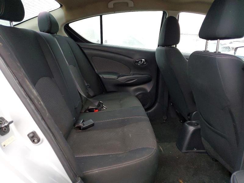 2016 Niss Versa s