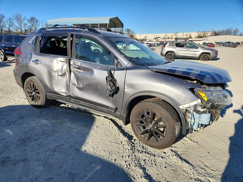 2017 Nissan Rogue sv