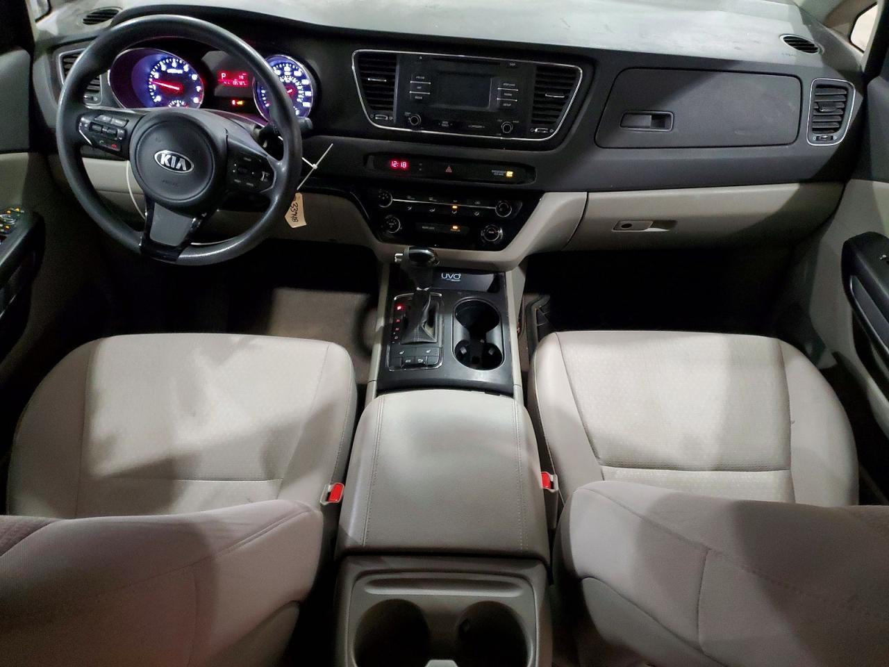 2016 KIA Sedona lx