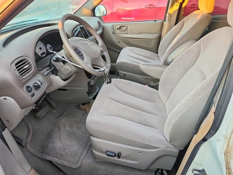 2002 Chrysler Town & Country lx