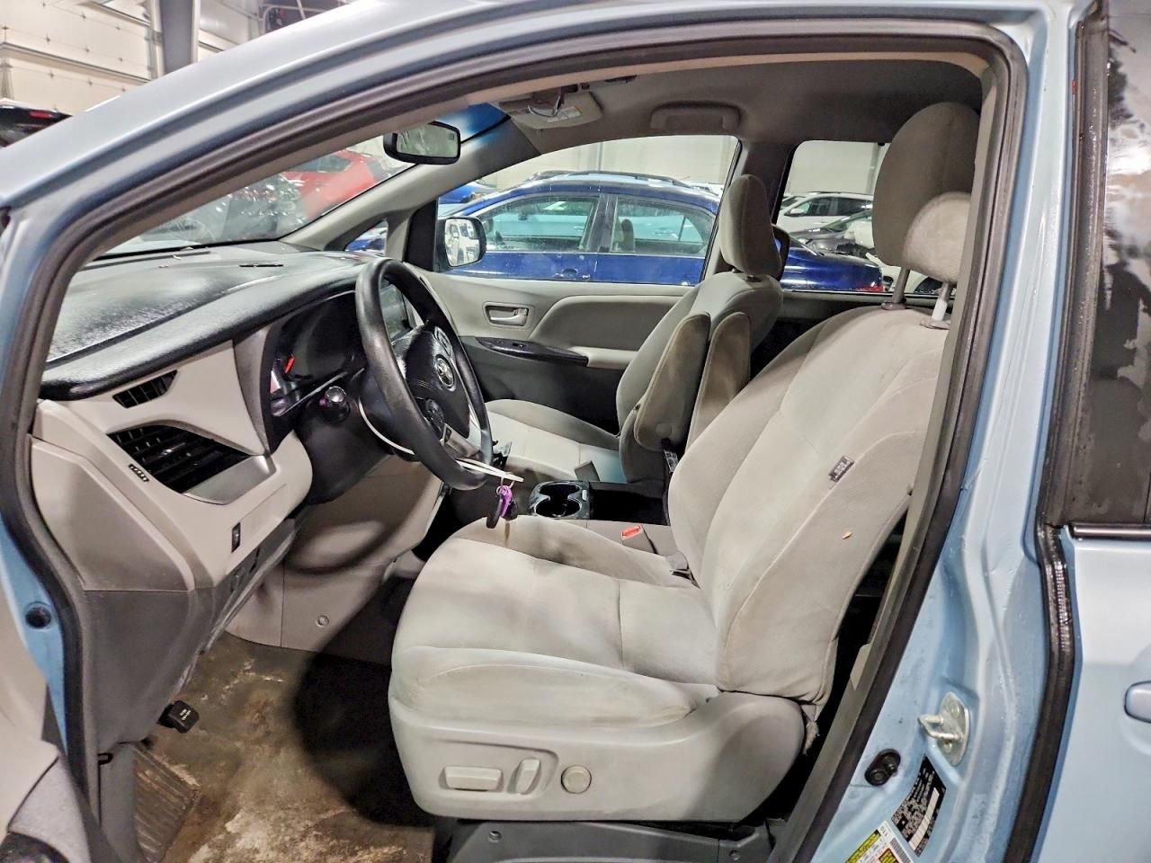 2017 Toyota Sienna le