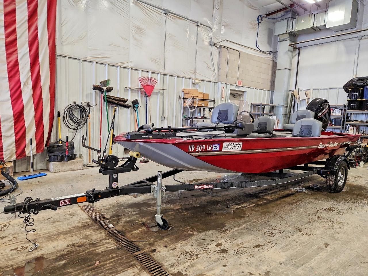 2021 Tracker Classic XL-Personal Watercraft