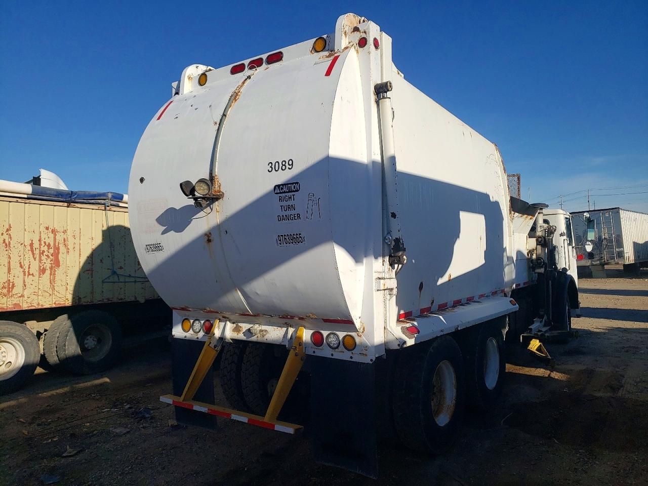 2007 Autocar Llc 2007 Autocar wx Refuse Truck