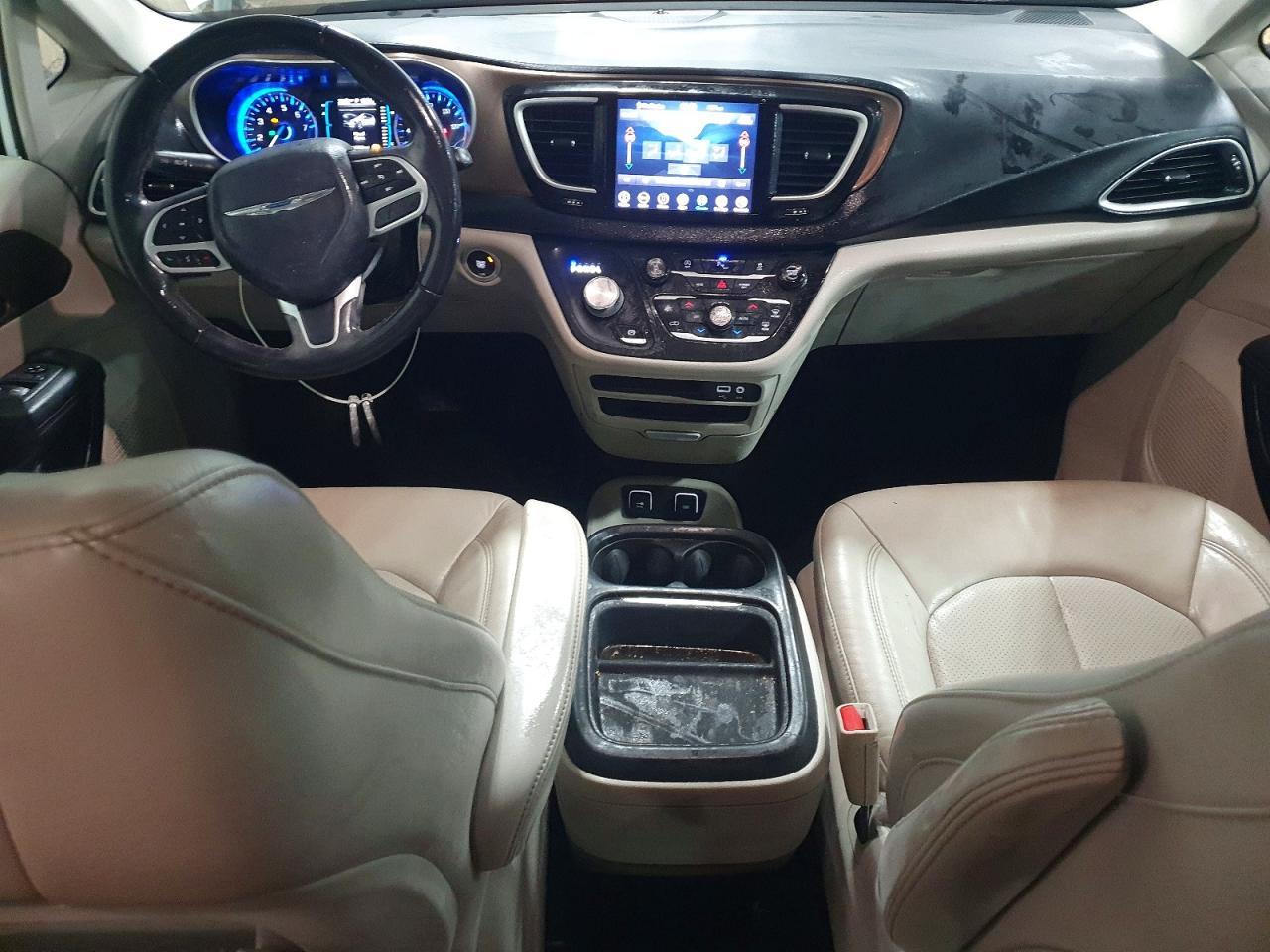 2018 Chrysler Pacifica Touring l