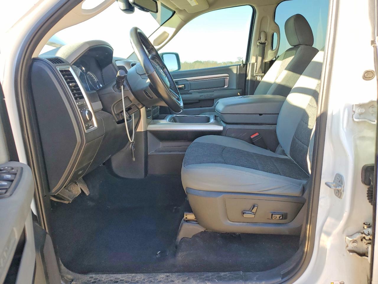 2020 Dodge Ram 1500 Classic slt
