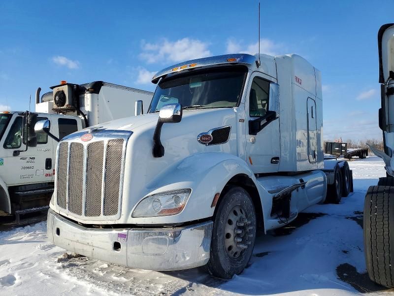 2016 Peterbilt 579 Semi Truck