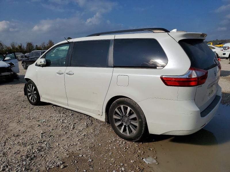 2018 Toyota Sienna xle