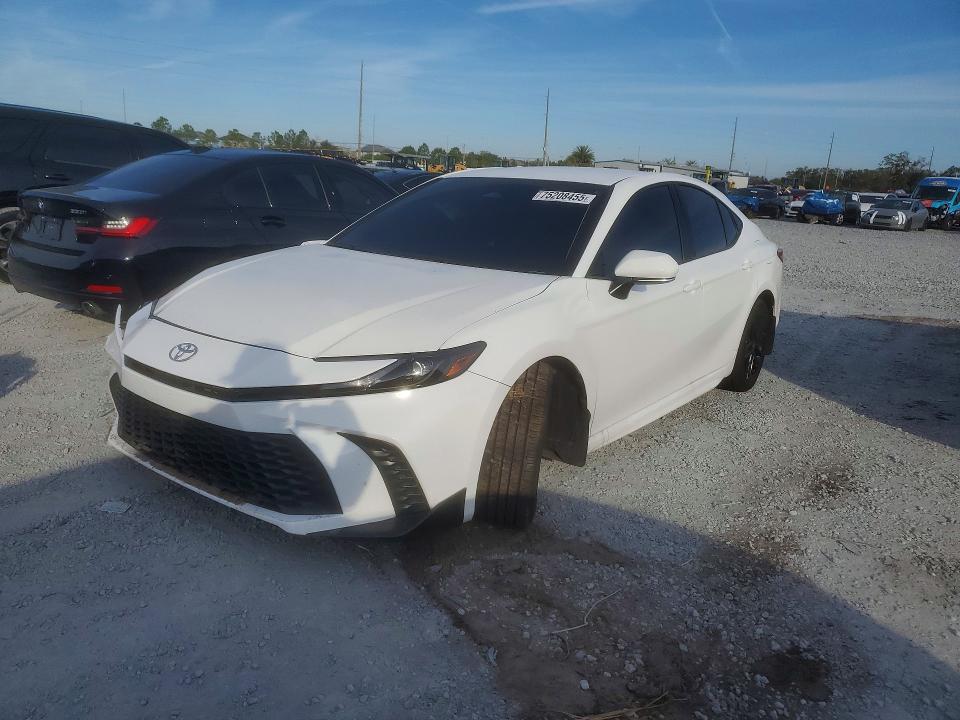 2025 Toyota Camry se