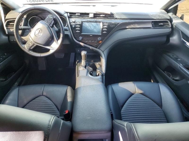 2020 Toyota Camry se