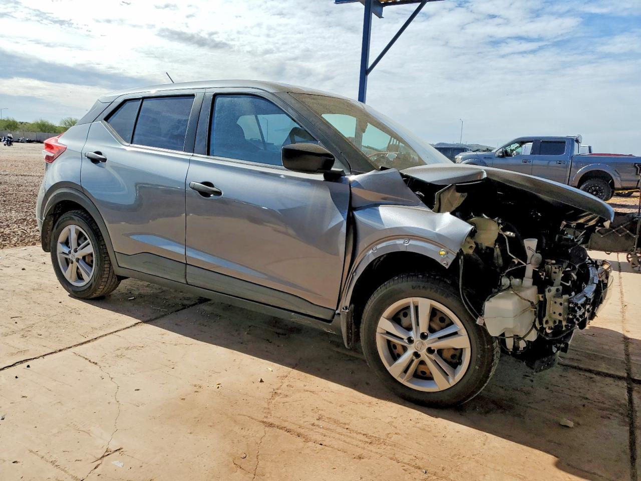 2020 Nissan Kicks s