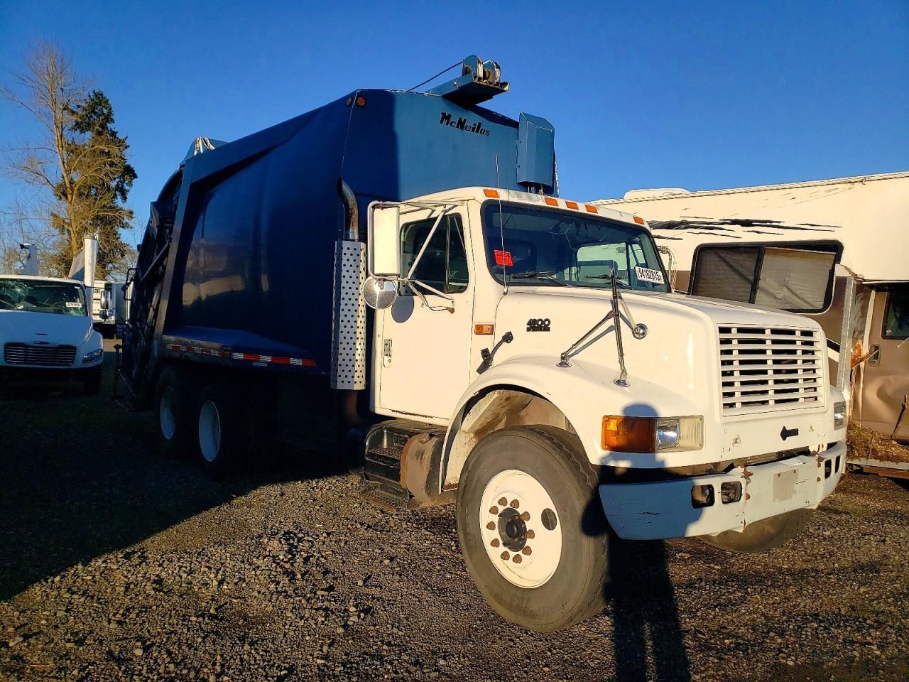 2001 International 4900 Refuse Truck
