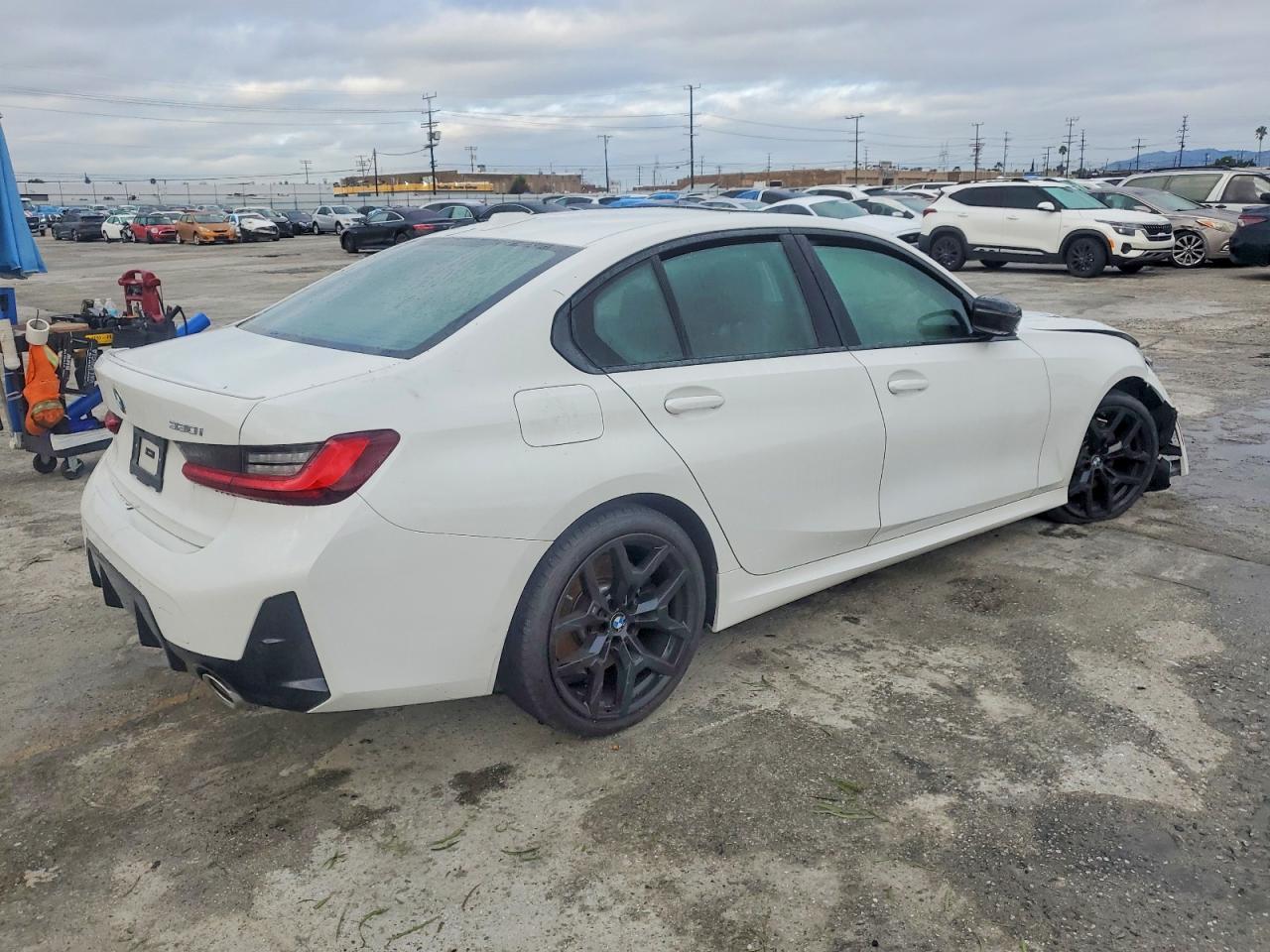 2025 BMW 330i