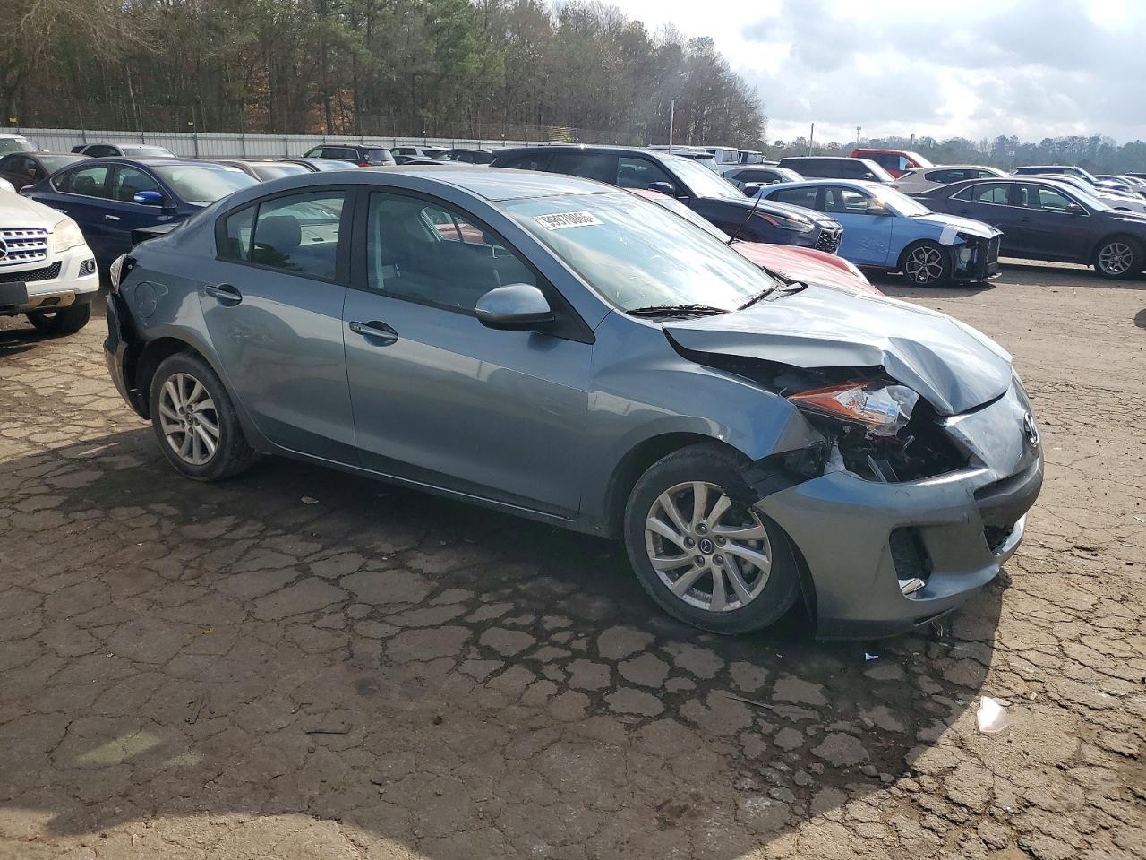 2013 Mazda 3 I