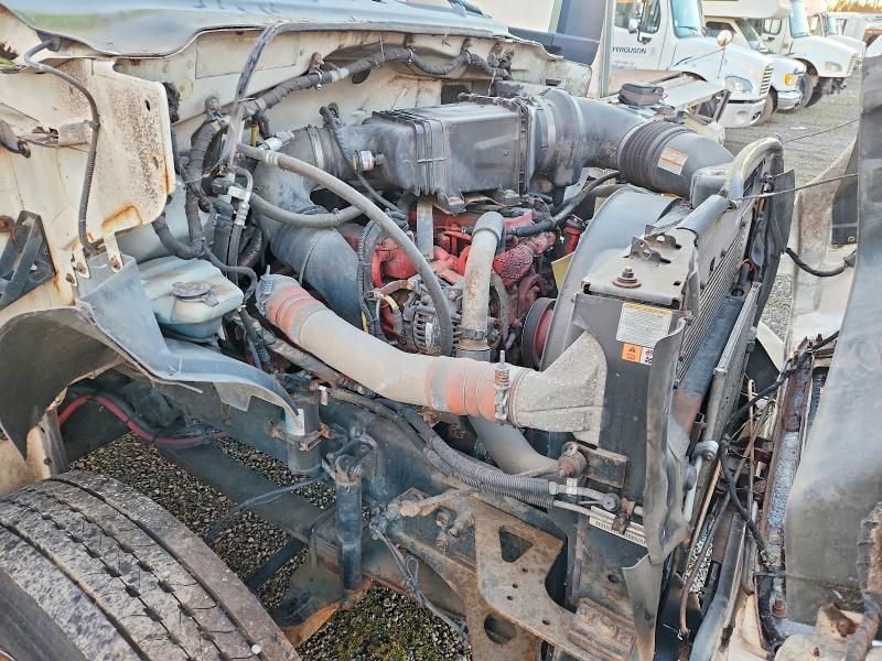 2015 Ford F750 BOX Truck