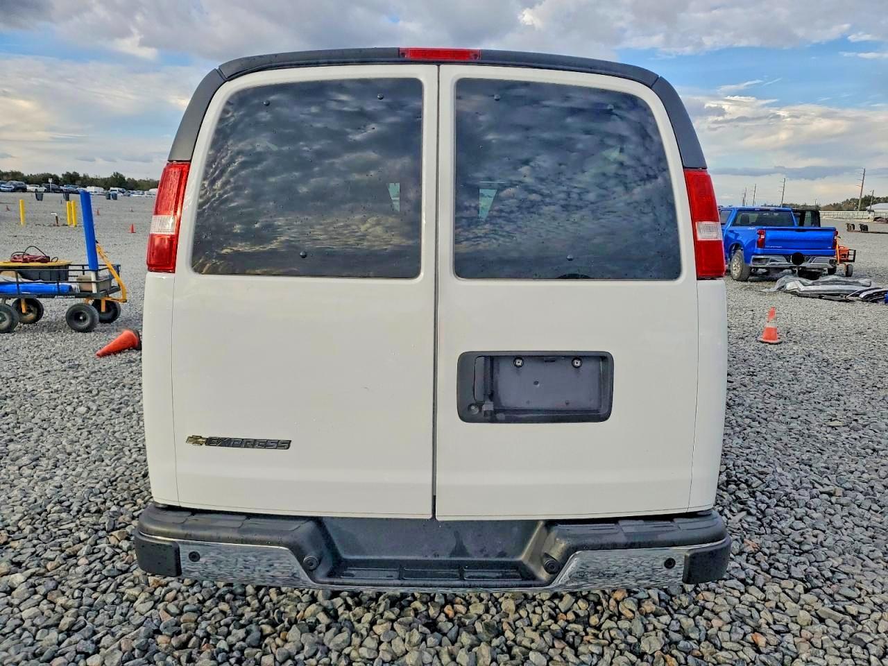 2024 Chevrolet Express G3500 LT