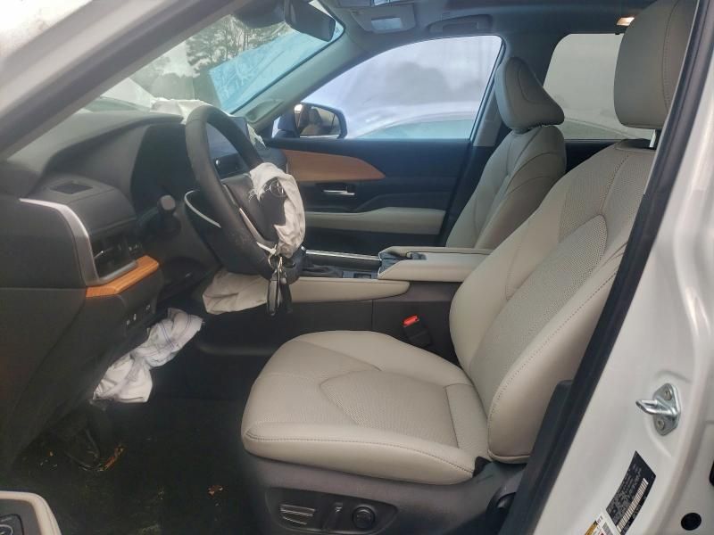 2026 Toyota Grand Highlander le