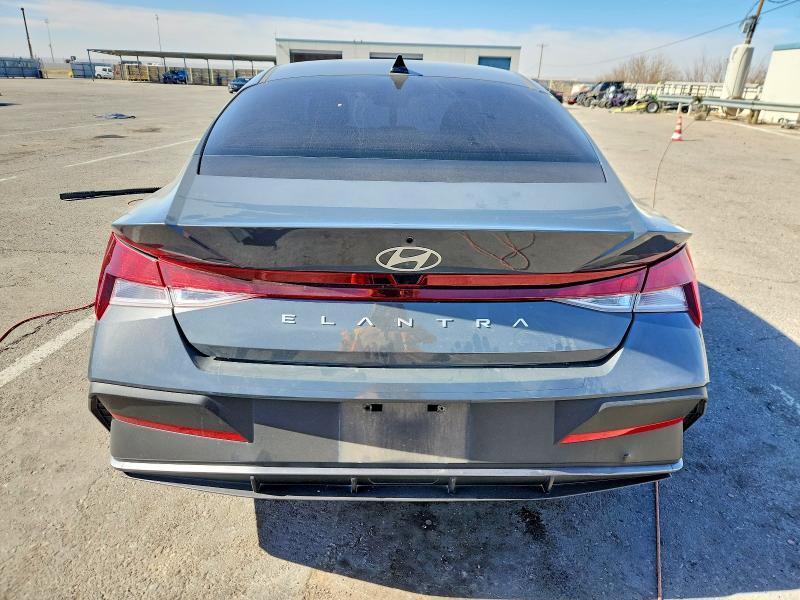 2024 Hyundai Elantra se