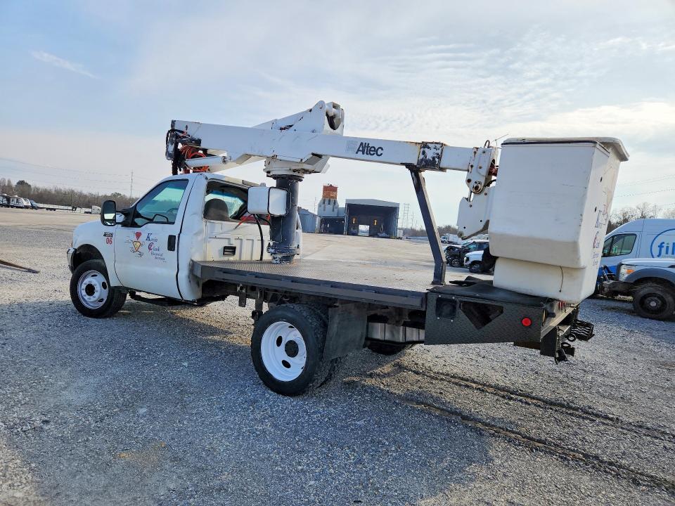 2002 Ford F550 Super Duty Bucket Truck