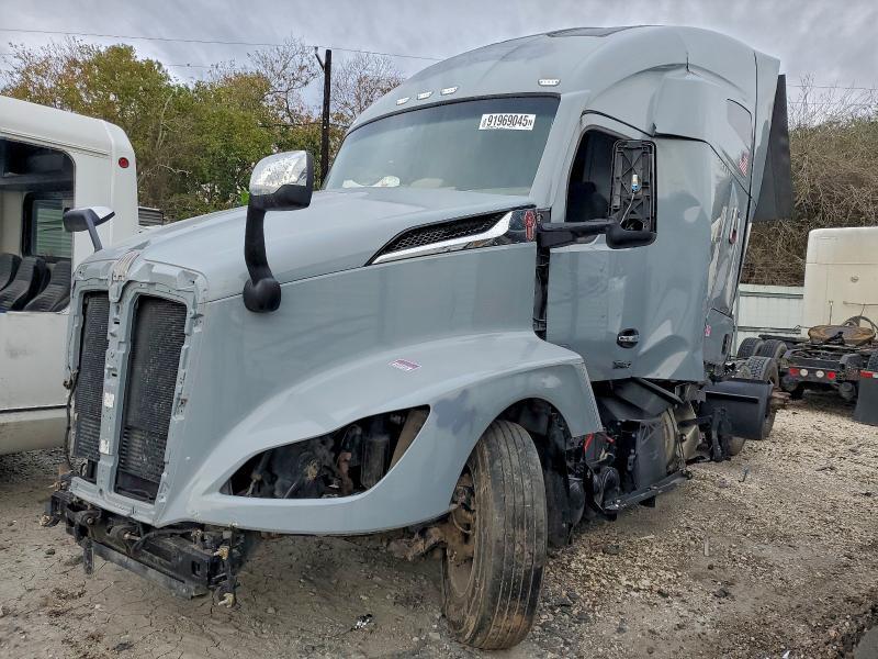 2025 Kenworth T680 Semi Truck