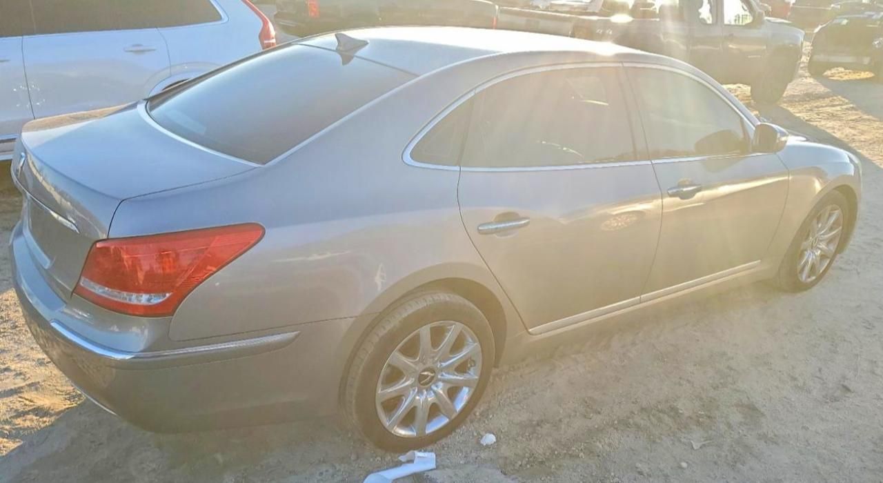 2012 Hyundai Equus Signature