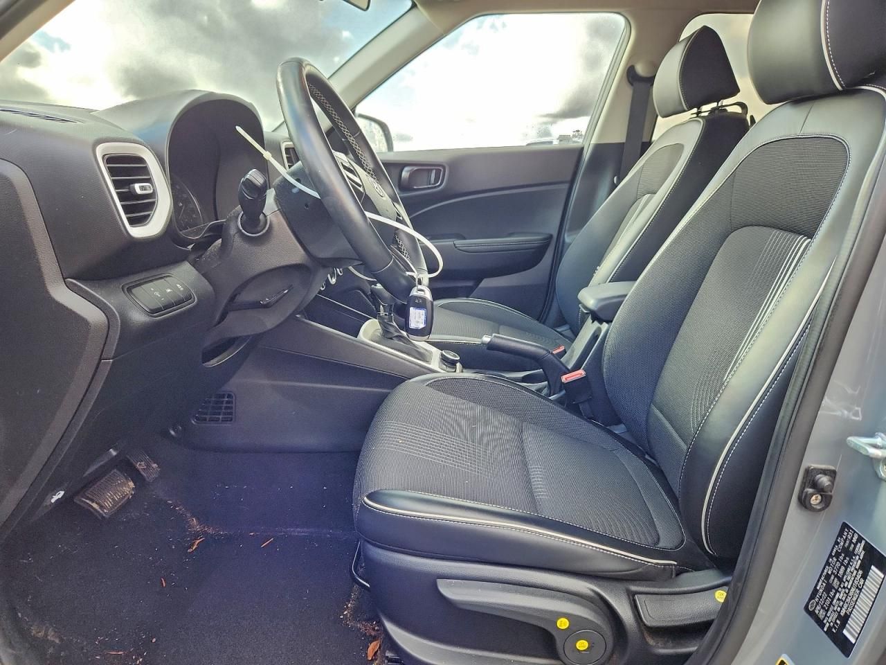 2022 Hyundai Venue sel