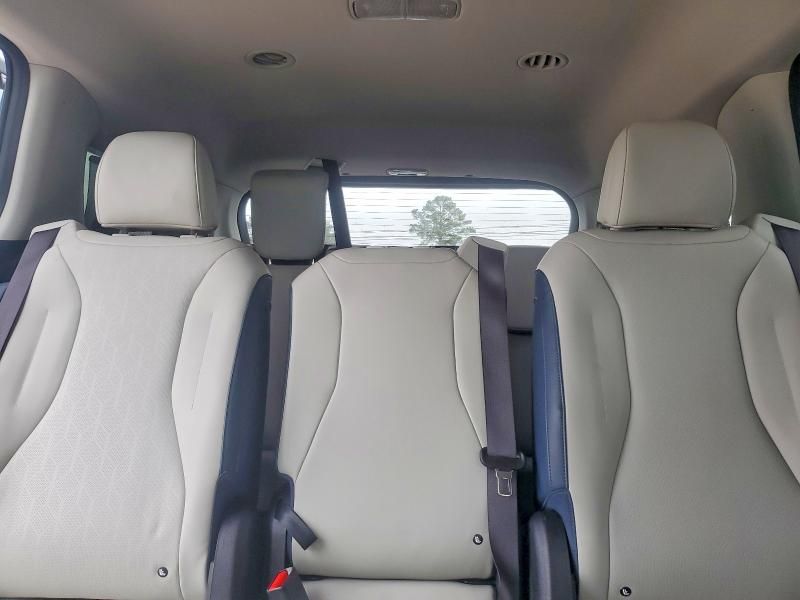 2025 KIA Carnival ex