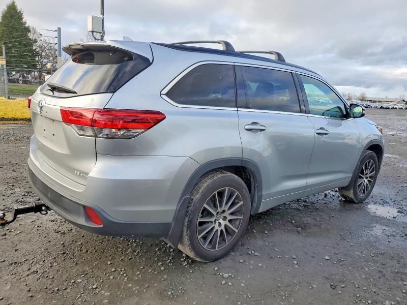 2018 Toyota Highlander se