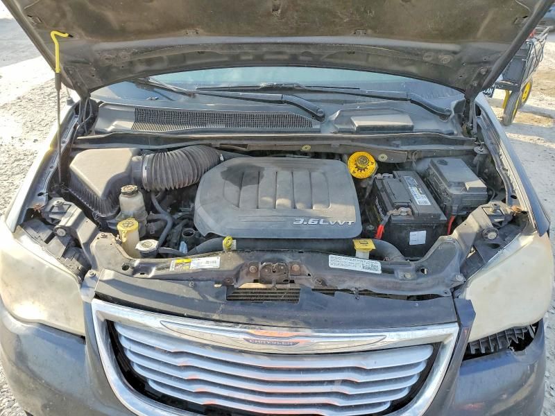 2014 Chrysler Town & Country Touring l