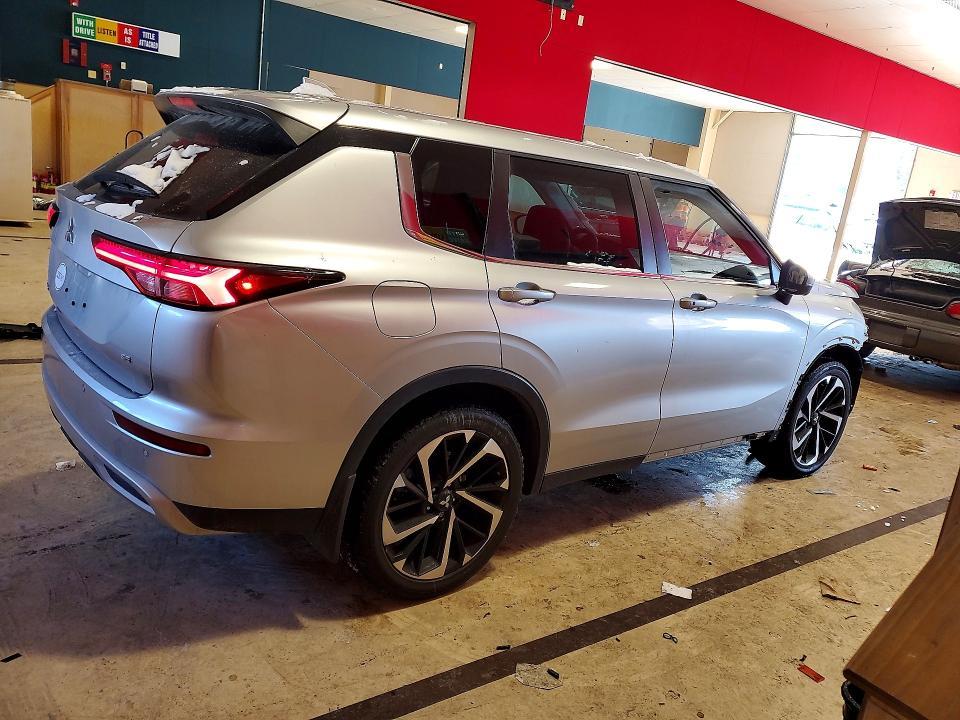 2023 Mitsubishi Outlander se