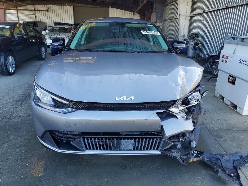 2024 KIA EV6 Light