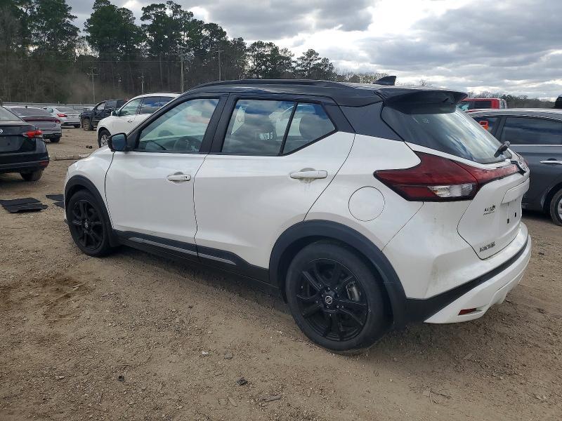 2021 Nissan Kicks sr