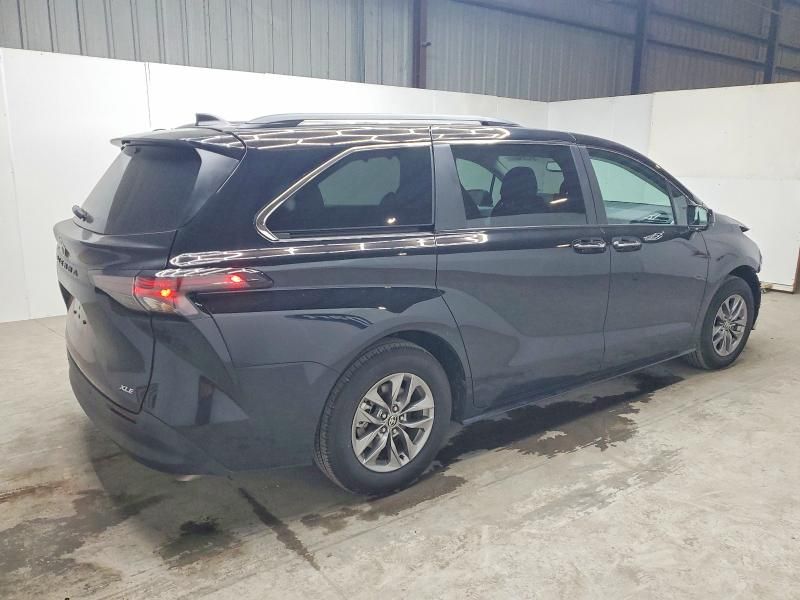 2026 Toyota Sienna xle